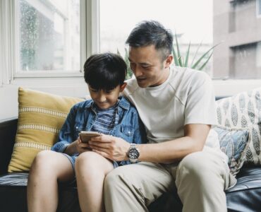 Los dispositivos digitales, el babysitter de la Generación Alpha