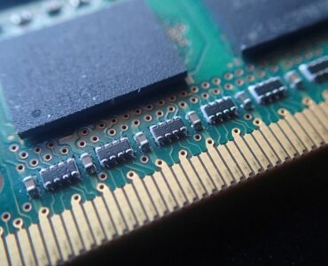 Redkom, empresa de mantenimiento informático, explica como aumentar la RAM del ordenador