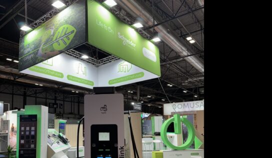 Schneider Electric lanza EVlink Pro DC 180kW, una estación de carga rápida de Vehículo Eléctrico para avanzar en la electrificación de edificios, aparcamientos y flotas