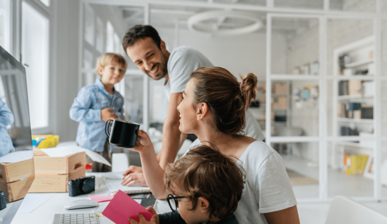 El ejemplo empieza en casa: el uso digital de los padres, clave en la educación tecnológica de los hijos