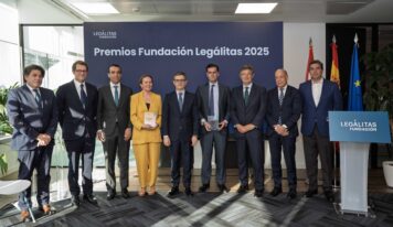 El ministro de Justicia preside la entrega de los premios Fundación Legálitas a la RAE y TaxDown