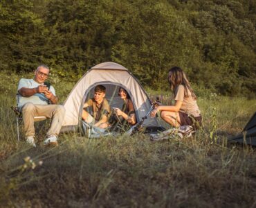 Glampings, cabañas aisladas y campings protegidos encuentran en el satélite su conectividad ideal