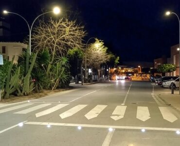 Pasos de peatones inteligentes TESLEC en 80 municipios sevillanos