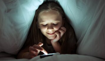Vamping, el jet lag digital que está robando el sueño a los adolescentes