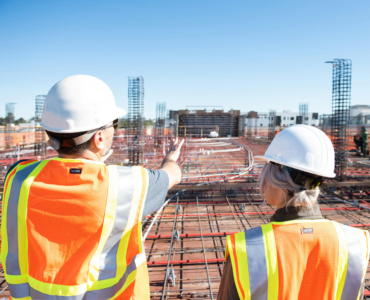 La AECCTI y representantes del sector analizan el presente, pasado y futuro de la Ley de Ordenación de la Edificación