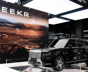 Acelerando la evolución de la inteligencia corporizada en el automóvil, Geely Auto Group se asocia con StepFun para una exposición conjunta en la Conferencia Mundial de Inteligencia Artificial 2025