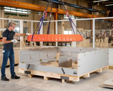 Seguimiento asistido por GPS en la logística de grandes rodamientos: Schaeffler amplía su sistema ‘Smart Box’