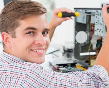 Formación Universitaria lidera la preparación para el FP de Técnico Medio en Sistemas Microinformáticos y Redes