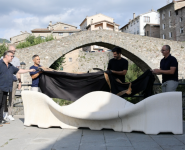 La tecnología pionera de ARIDDITIVE en el primer banco de hormigón imprimido en 3D en La Pobla de Lillet