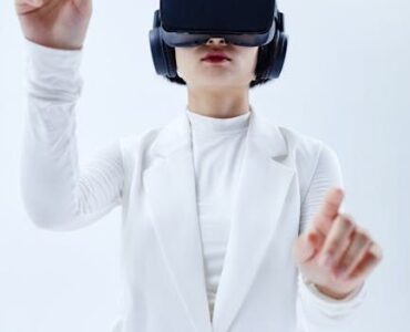 Revolutia convierte la IA en la vía rápida al empleo: 4 meses frente a 4 años de carrera