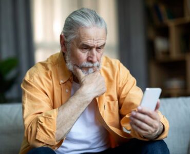 Los mayores, blanco fácil de las estafas digitales: cinco claves para prevenirlas