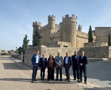 Asteo Red Neutra y ZTE conectan con fibra el histórico castillo de Olmillos de Sasamón