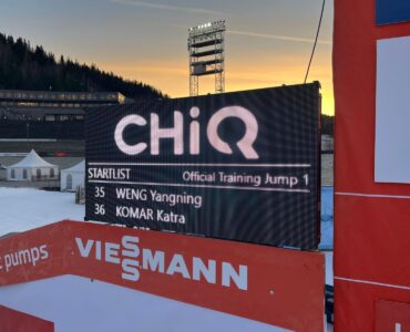 La Copa del Mundo de Salto de Esquí de la FIS se inaugura en Lillehammer con CHiQ como socio oficial