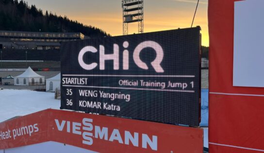 La Copa del Mundo de Salto de Esquí de la FIS se inaugura en Lillehammer con CHiQ como socio oficial