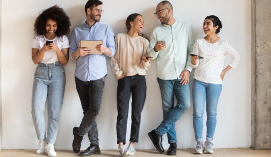 beBee lanza su plataforma SaaS para conectar profesionales, clientes y reclutadores