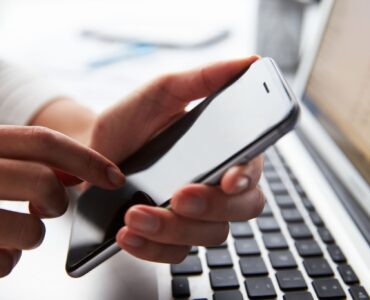 En Navidad aumentan las estafas: por qué se necesita protección ante la IA, según Allianz Partners