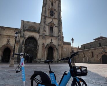 Bird cierra 2025 afianzando la micromovilidad multimodal y evitando más de 30 toneladas de CO₂ en Oviedo