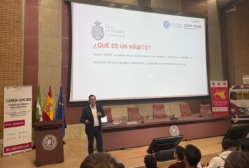 Ignacio Campoy enseña en la Universidad de Almería los 8 hábitos para convertirse en un líder influyente