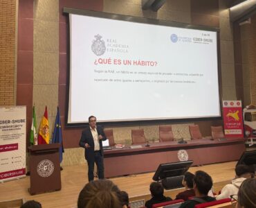 Ignacio Campoy enseña en la Universidad de Almería los 8 hábitos para convertirse en un líder influyente