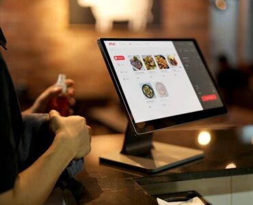 Discove impulsa la digitalización de comercio y hostelería en España con soluciones TPV inteligentes