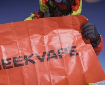 Una década hasta la cima del mundo: Geekvape celebra su 10.º aniversario alcanzando la cumbre del Everest