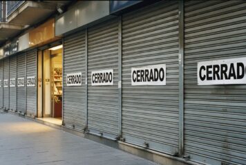 PIB al alza vs persianas a la baja: La Casa del TPV alerta de la caída del pequeño comercio en 2025 pese al crecimiento del PIB