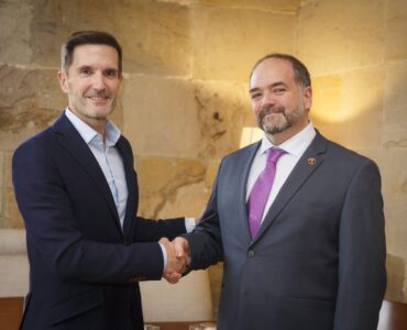 Los hospitales de Quirónsalud en el País Vasco y la Universidad EUNEIZ firman un convenio marco para impulsar la formación práctica, la docencia y la investigación en Ciencias de la Salud