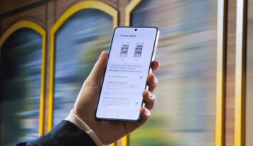 La nueva ansiedad digital: 8 de cada 10 españoles temen que alguien mire su pantalla en público