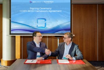 Sungrow y Delta Capacity refuerzan su colaboración con un acuerdo marco de 1 GWh BESS firmado en el Energy Storage Summit