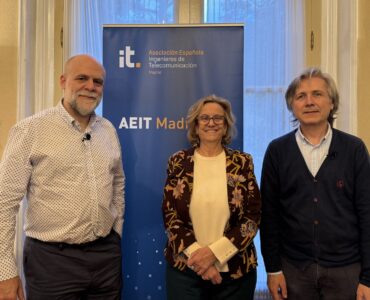 La AEIT-Madrid destaca el papel de los ingenieros de telecomunicación en tecnología cuántica y satelital