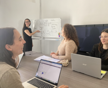 Europa impulsa a futuras líderes: un innovador proyecto empodera a niñas para transformar sus comunidades