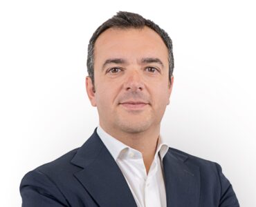 Snom acelera en los mercados clave y apuesta por sus clientes y cartera de productos para el crecimiento global durante el nuevo ejercicio fiscal