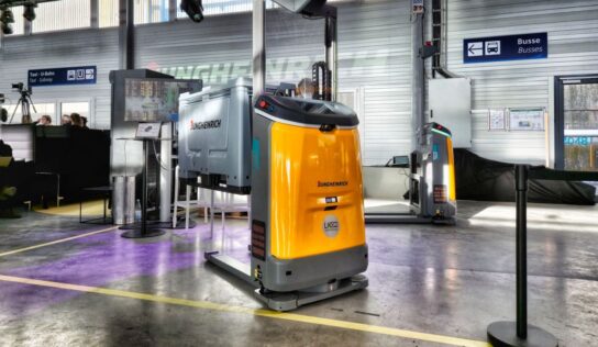 Automatización inteligente para aplicaciones de gran altura: Jungheinrich lanza el robot móvil EAC 212a