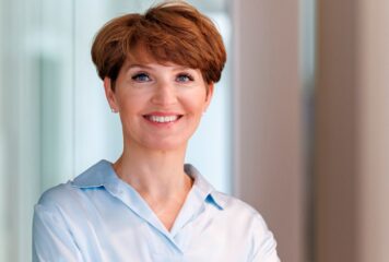 Se renueva el contrato de la Chief Human Resources Officer, Dra. Astrid Fontaine