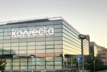 Konecta impulsa la traducción de voz en tiempo real para ampliar la atención en lenguas cooficiales