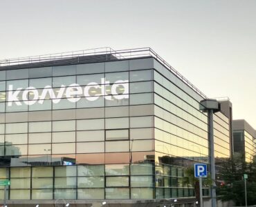 Konecta impulsa la traducción de voz en tiempo real para ampliar la atención en lenguas cooficiales