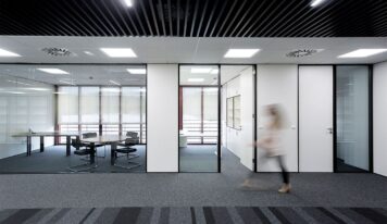 El suelo técnico elevado impulsa la flexibilidad en las oficinas de Málaga