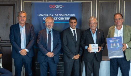 José María Pacheco, fundador de Konecta, reconocido por la AEERC por su trayectoria y contribución al desarrollo del sector de CX